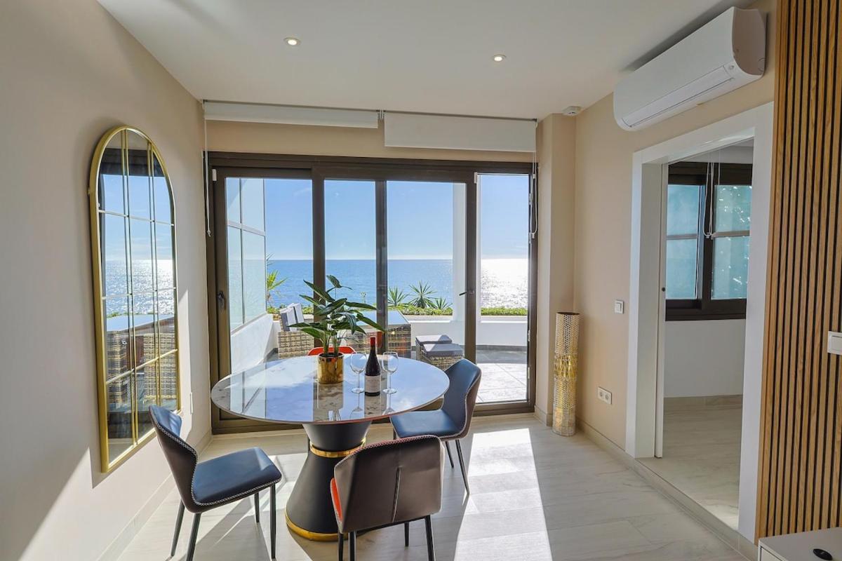 Beachfront With Terrace And Pool