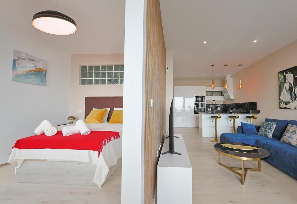 Beachfront With Terrace And Pool * Málaga